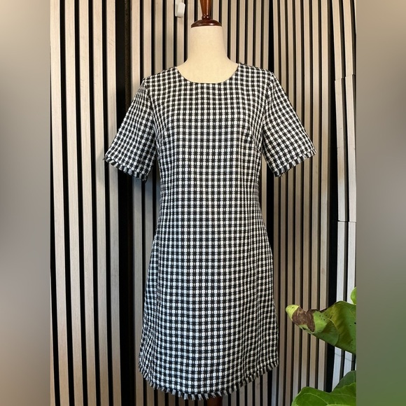 Tahari Dresses & Skirts - NWT Tahari Black and White Checkered Mini Dress Sz 8